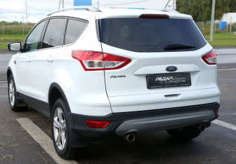 Подержанный автомобиль Ford Kuga 2014 года (4 фото)