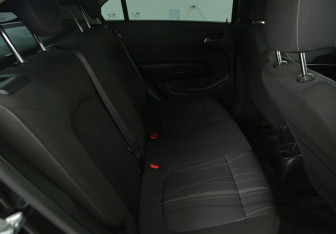 Подержанный автомобиль Chevrolet Aveo Sedan 2012 года (11 фото)