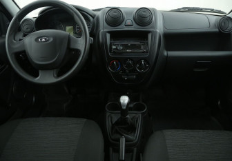 Подержанный автомобиль LADA (ВАЗ) Granta Liftback 2016 года (12 фото)