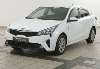 Подержанный автомобиль Kia Rio Sedan 2021 года (8 фото)