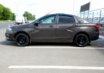 Подержанный автомобиль LADA (ВАЗ) Vesta Sedan 2017 года (8 фото)