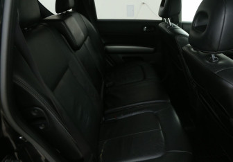 Подержанный автомобиль Nissan X-Trail 2010 года (11 фото)