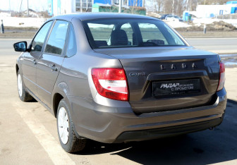 Подержанный автомобиль LADA (ВАЗ) Granta Sedan 2018 года (4 фото)