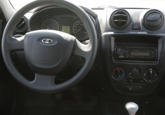 Подержанный автомобиль LADA (ВАЗ) Granta Liftback 2015 года (14 фото)