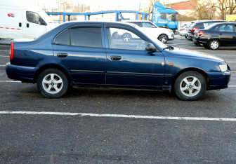 Подержанный автомобиль Hyundai Accent Sedan 2008 года (7 фото)