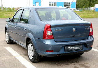 Подержанный автомобиль Renault Logan Sedan 2014 года (4 фото)