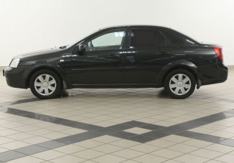 Подержанный автомобиль Chevrolet Lacetti Sedan 2011 года (7 фото)