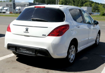 Подержанный автомобиль Peugeot 308 Hatchback 2011 года (6 фото)