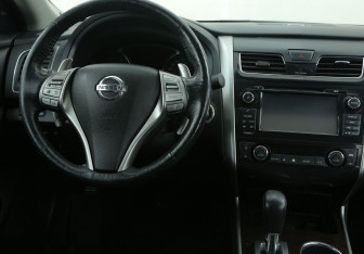 Подержанный автомобиль Nissan Teana 2014 года (15 фото)