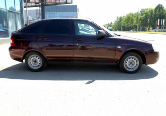 Подержанный автомобиль LADA (ВАЗ) Priora Hatchback 2012 года (7 фото)