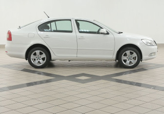 Подержанный автомобиль Skoda Octavia Liftback 2013 года (5 фото)