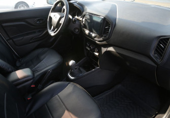 Подержанный автомобиль LADA (ВАЗ) XRAY 2016 года (9 фото)