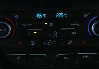 Подержанный автомобиль Ford Kuga 2017 года (18 фото)