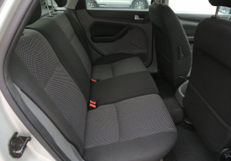 Подержанный автомобиль Ford Focus Sedan 2011 года (11 фото)