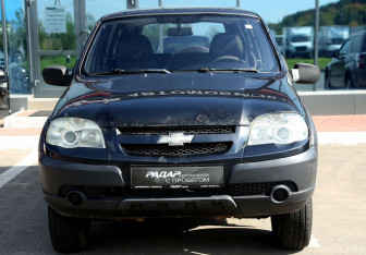Подержанный автомобиль Chevrolet Niva 2010 года (2 фото)