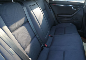 Подержанный автомобиль Audi A4 Wagon 2002 года (11 фото)