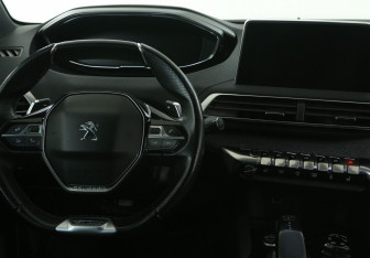 Подержанный автомобиль Peugeot 3008 2018 года (14 фото)