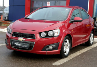 Подержанный автомобиль Chevrolet Aveo Sedan 2013 года (3 фото)