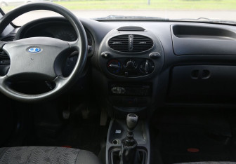 Подержанный автомобиль LADA (ВАЗ) Kalina Hatchback 2011 года (12 фото)