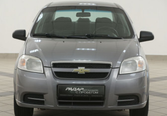 Подержанный автомобиль Chevrolet Aveo Sedan 2010 года (6 фото)