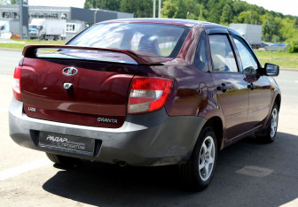 Подержанный автомобиль LADA (ВАЗ) Granta Sedan 2013 года (6 фото)