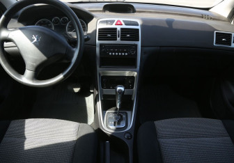 Подержанный автомобиль Peugeot 307 Hatchback 2005 года (12 фото)