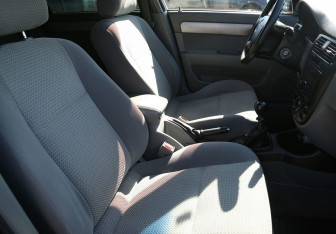 Подержанный автомобиль Chevrolet Lacetti Wagon 2005 года (10 фото)