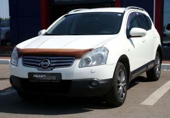 Подержанный автомобиль Nissan Qashqai+2 2009 года (3 фото)
