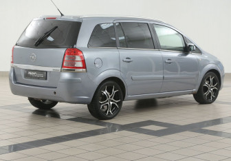 Подержанный автомобиль Opel Zafira Compactvan 2008 года (4 фото)