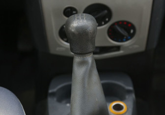 Подержанный автомобиль Renault Logan Sedan 2007 года (15 фото)