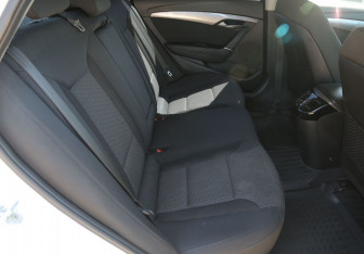 Подержанный автомобиль Hyundai i40 Sedan 2015 года (11 фото)