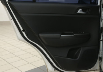 Подержанный автомобиль Kia Sportage 2016 года (18 фото)