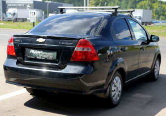 Подержанный автомобиль Chevrolet Aveo Sedan 2010 года (6 фото)