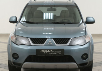 Подержанный автомобиль Mitsubishi Outlander 2008 года (6 фото)