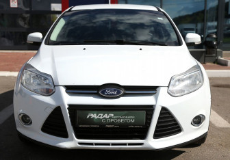Подержанный автомобиль Ford Focus Hatchback 2014 года (2 фото)