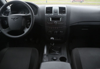 Подержанный автомобиль УАЗ Patriot 2016 года (12 фото)