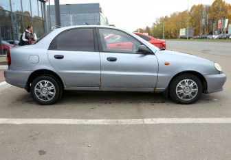 Подержанный автомобиль Chevrolet Lanos 2007 года (7 фото)