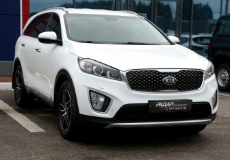 Подержанный автомобиль Kia Sorento 2015 года (1 фото)