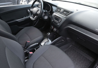 Подержанный автомобиль Kia Rio Sedan 2014 года (9 фото)
