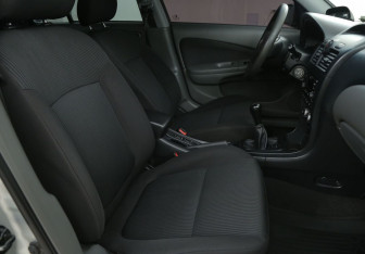 Подержанный автомобиль Nissan Almera Classic 2012 года (10 фото)