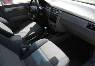 Подержанный автомобиль Chevrolet Lacetti Sedan 2008 года (9 фото)