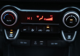 Подержанный автомобиль Kia Rio Sedan 2018 года (29 фото)