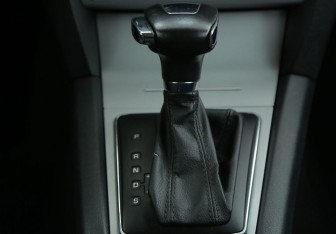 Подержанный автомобиль Skoda Octavia Liftback 2012 года (15 фото)