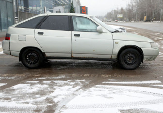 Подержанный автомобиль LADA (ВАЗ) 2112 2006 года (7 фото)