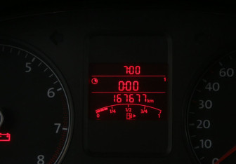 Подержанный автомобиль Volkswagen Polo Sedan 2012 года (18 фото)