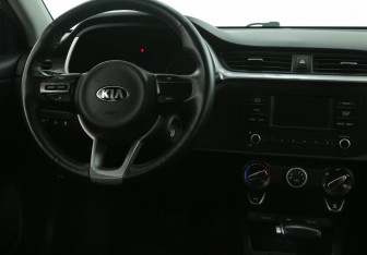 Подержанный автомобиль Kia Rio Sedan 2021 года (28 фото)