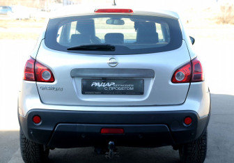 Подержанный автомобиль Nissan Qashqai 2007 года (5 фото)