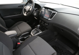 Подержанный автомобиль Hyundai Creta 2018 года (9 фото)
