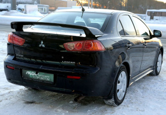 Подержанный автомобиль Mitsubishi Lancer Sedan 2008 года (6 фото)