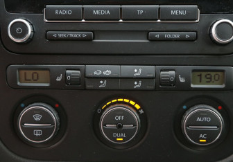 Подержанный автомобиль Volkswagen Jetta Sedan 2008 года (16 фото)